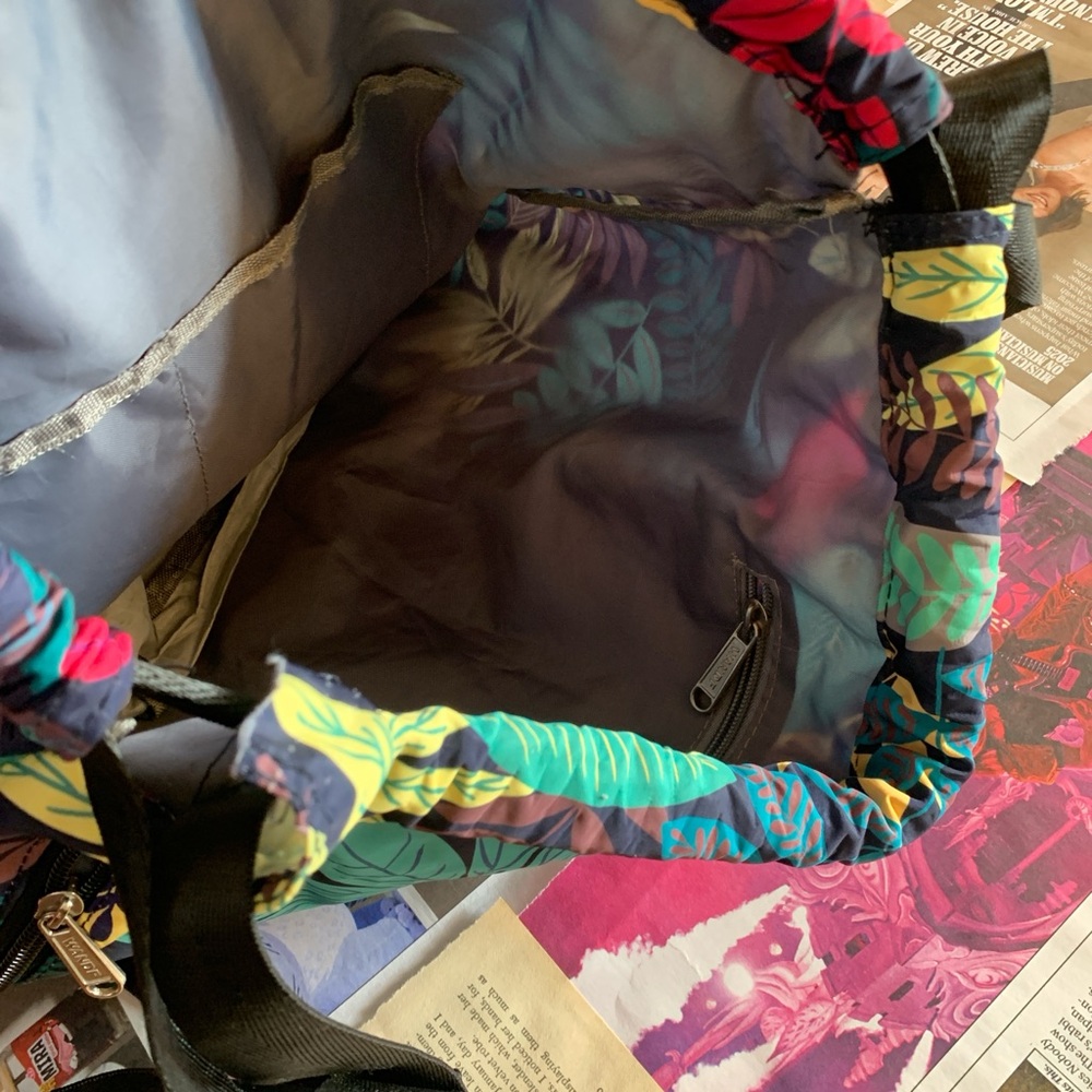 Tropical Leaf Print Drawstring Backpack - image 2